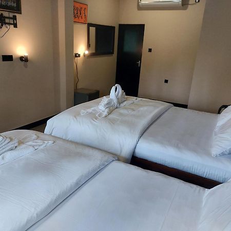 Bed and Breakfast Edwin'S Airport Garden Negombo Exterior foto