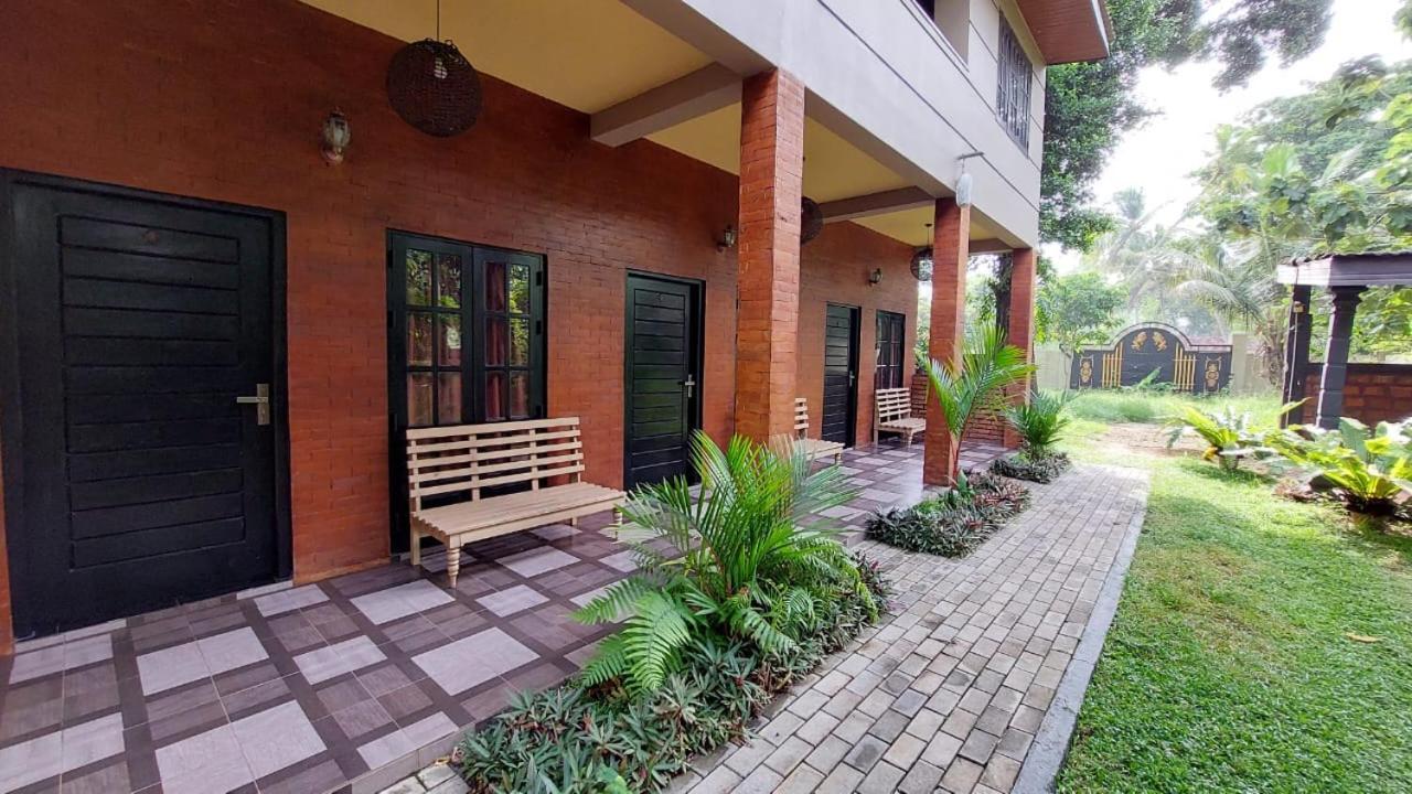 Bed and Breakfast Edwin'S Airport Garden Negombo Exterior foto